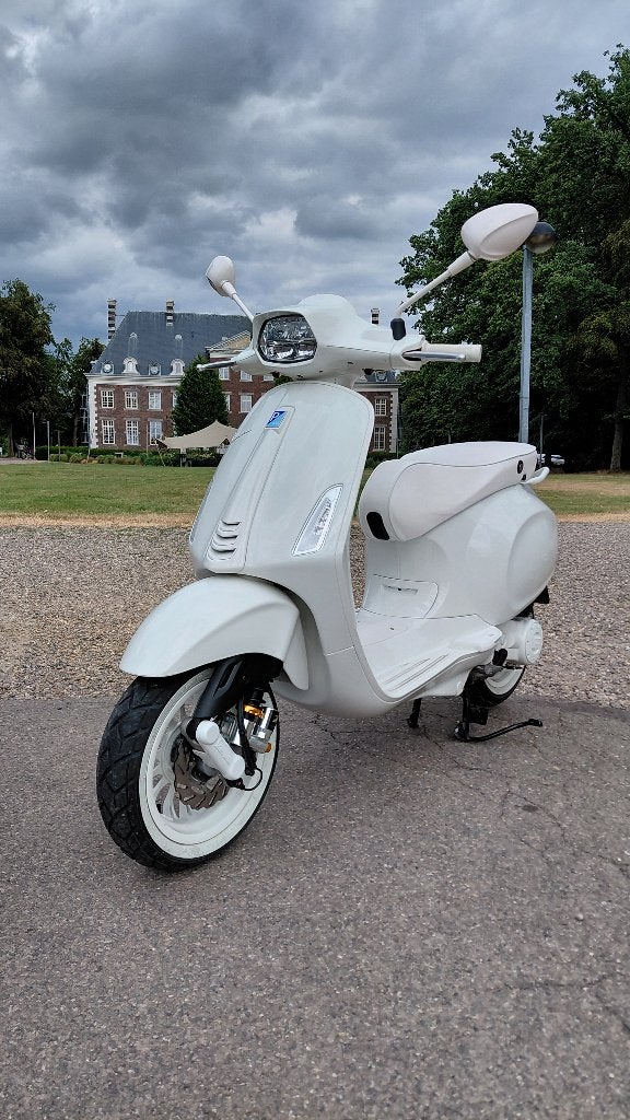 NIEUWE STAAT vespa sprint Limited edition mooi bod, Vélos & Vélomoteurs, Neuf, Classe B (45 km/h), Enlèvement, 50 cm³