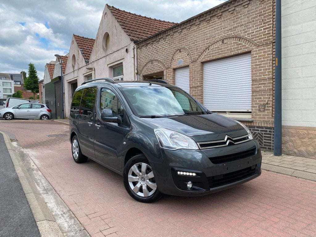 Citroën Berlingo 1.6 BLUE Hdi/ 2016 /152000.km/1Ste Eigenaar, Voorwielaandrijving, Stof, 4 cilinders, https://public.car-pass.be/vhr/6b738e38-2777-4a66-829d-4797b4ae2290