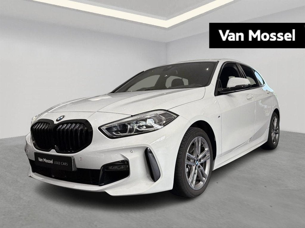 BMW 1-serie 118iA M-Pakket (100 kW), Auto's, BMW, Gebruikt, https://public.car-pass.be/vhr/fe4205f4-c227-4965-a398-928d6466a218