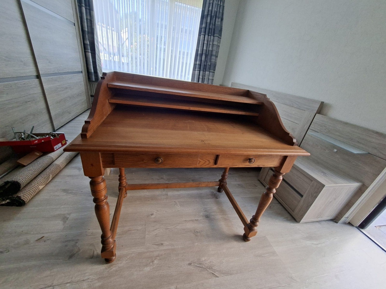 Bureau, Ophalen