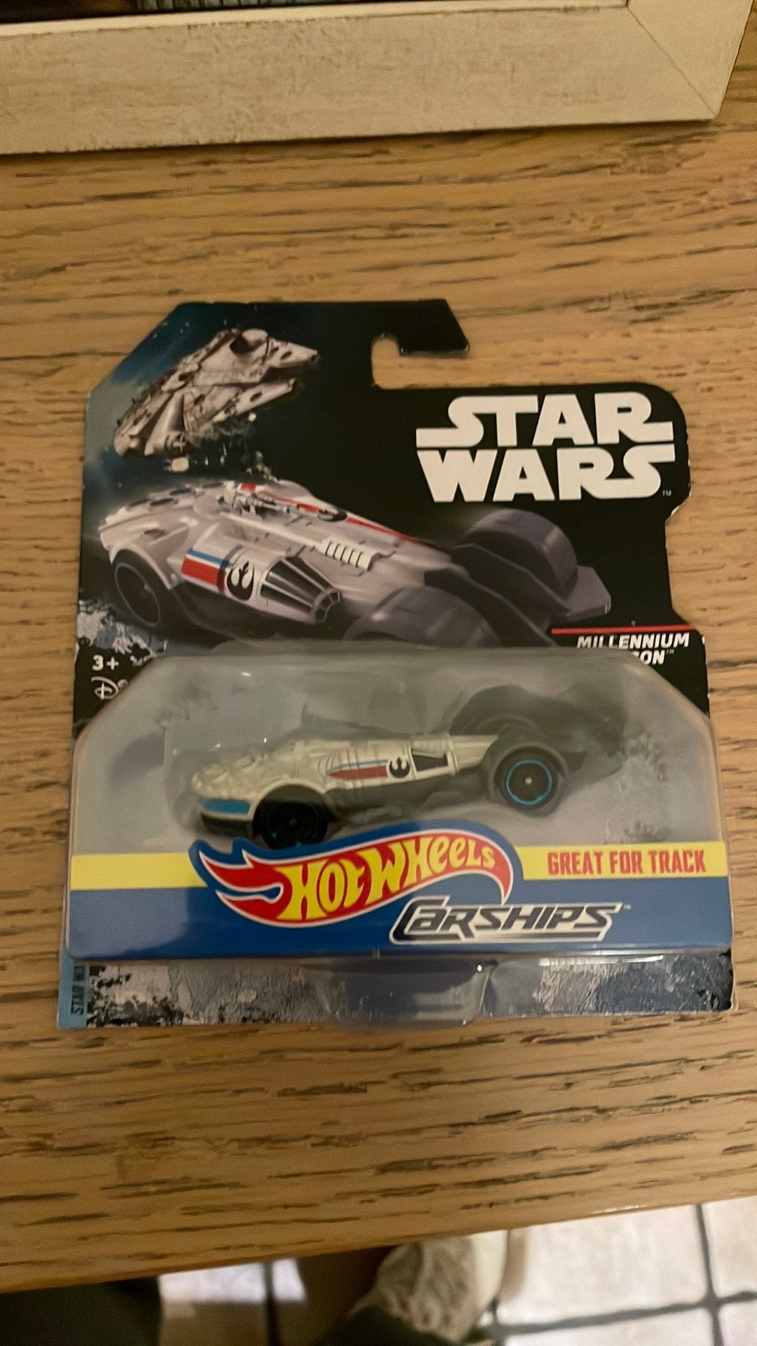 Navires Star Wars Hot Wheels - Millennium Falçon (Nouveau), Enlèvement ou Envoi, Neuf