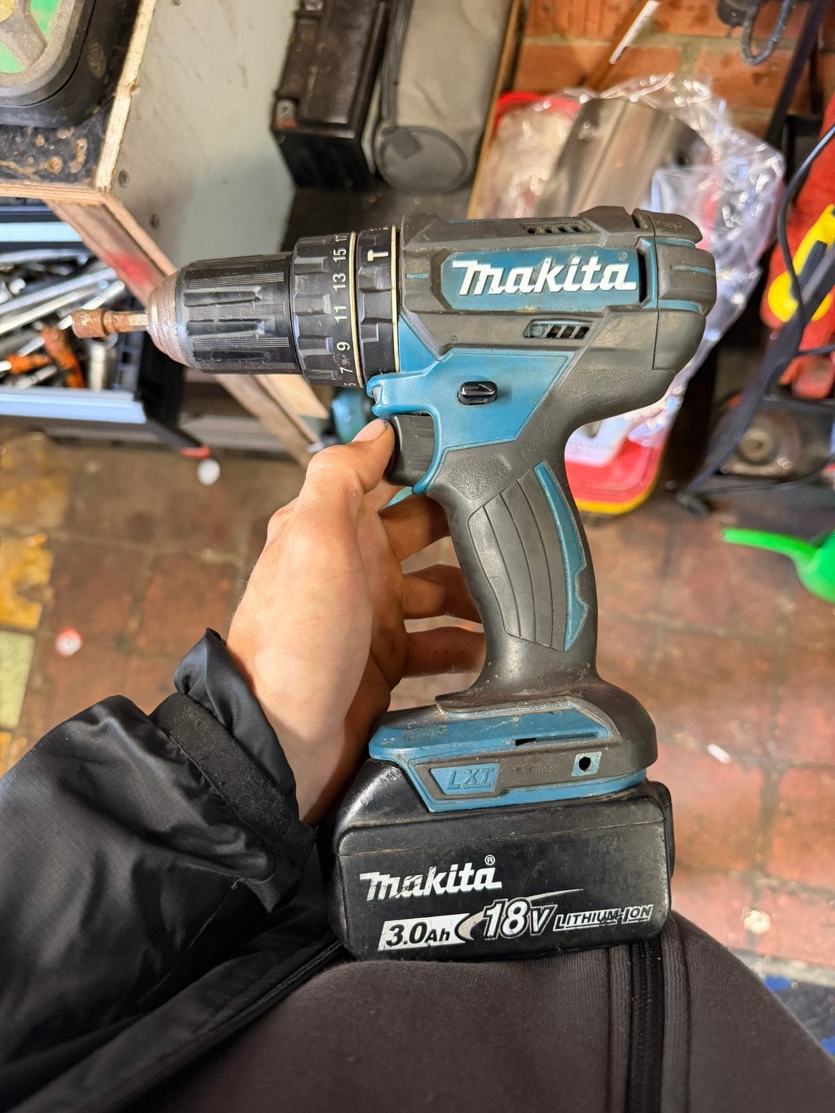 makita boormachine met 2x batterij, Ophalen of Verzenden, Zo goed als nieuw, Boormachine