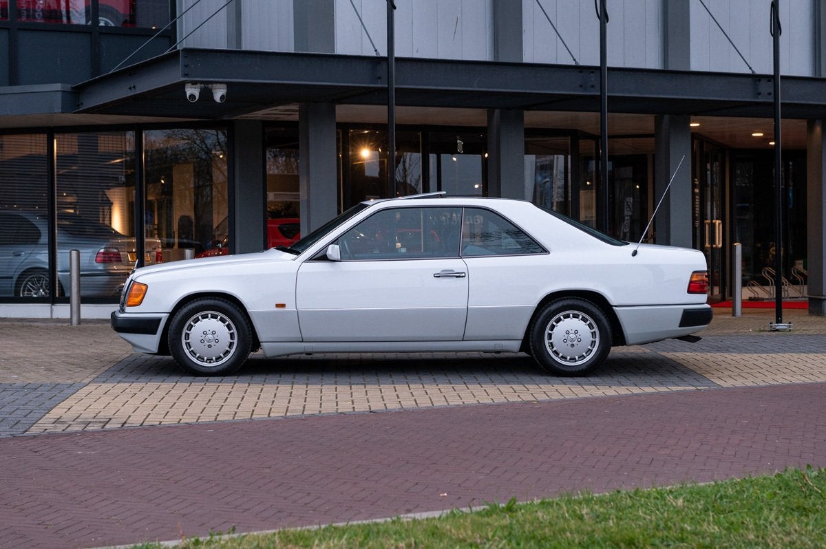 Mercedes-Benz E-Klasse 300 CE-24 (W124) (automatique), Achat, Entreprise, Carnet d'entretien, Autres couleurs