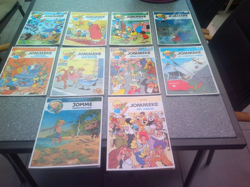 11 Jommeke strips met de nieuwe cover., Boeken, Stripverhalen, Zo goed als nieuw, Meerdere stripboeken, Ophalen of Verzenden