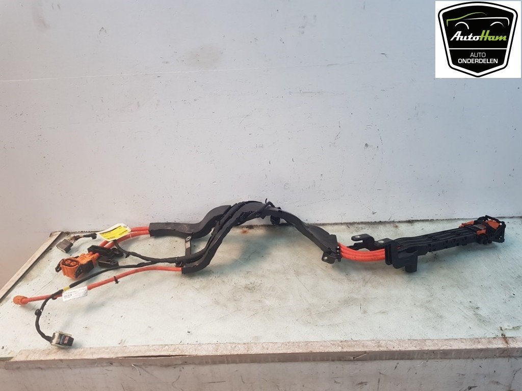 CÂBLE HT (HAUTE TENSION) ABS XC60 II (UZ) (|32376397|), Info@volvocars.com, Volvo Car Germany GmbH, Siegburger Straße 229
50679  Köln, DE