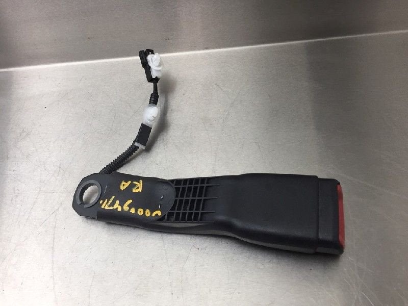 BOUCLE DE CEINTURE ARRIÈRE DROIT RAV4 (A4) (|18201|), Utilisé, Toyota