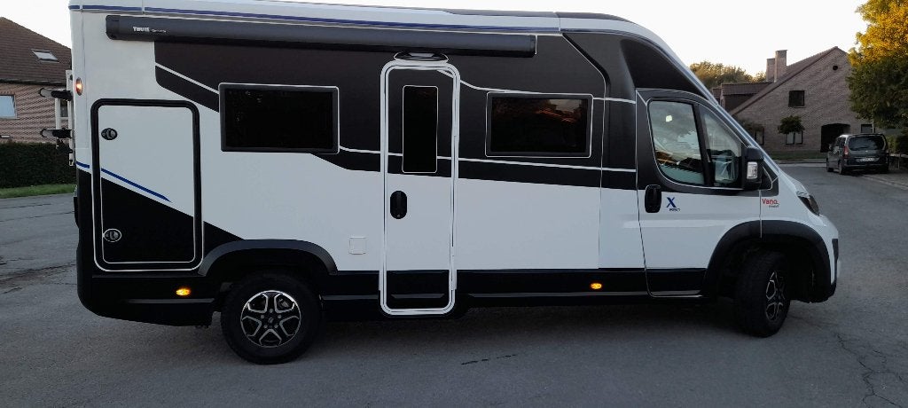 Camping-car CHAUSSON X650, Jusqu'à 4, 6 à 7 mètres, ESP - Contrôle de stabilité, Toilette à cassette