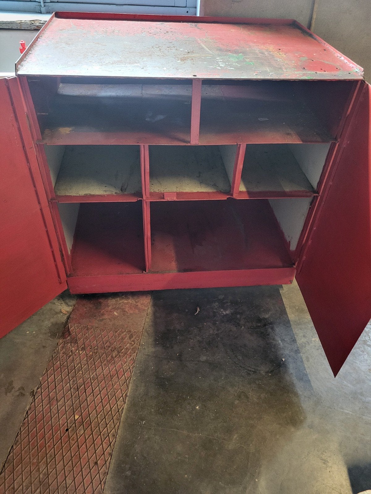 Zware metalen gereedschapskast/werktafel
Lengte 93 cm
Diepte, Doe-het-zelf en Bouw, Werkbanken, Ophalen