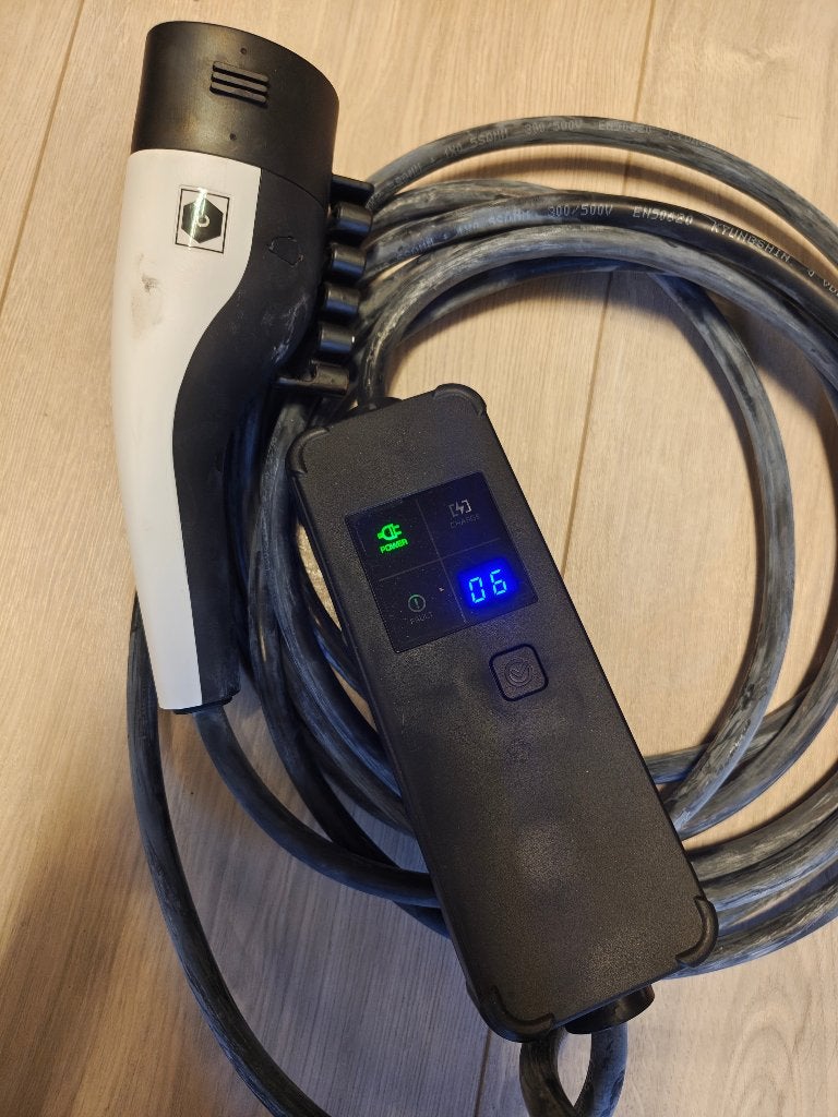 Nieuwe Kia 3.7 kW mobiele thuislader elektrische auto Type 2, Ophalen of Verzenden, Nieuw