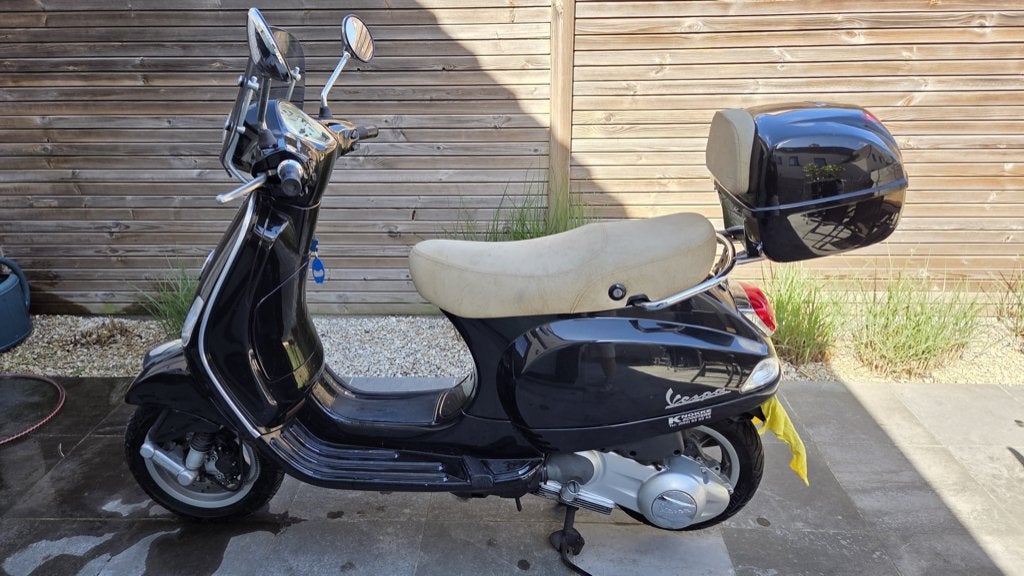 TE KOOP MOTO VESPA PIAGGIO 125cc in zeer goede staat, Permis Moto A, Scooter, Occasion, Particulier