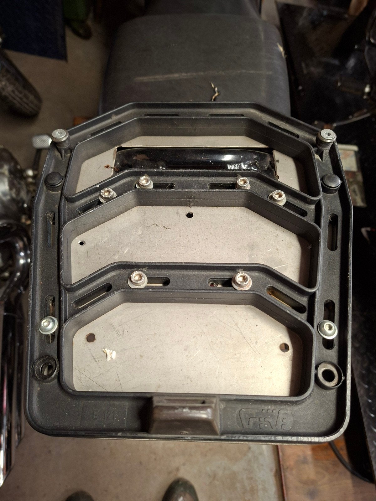 plaque de montage recherchée... Givi, Motos, Enlèvement ou Envoi