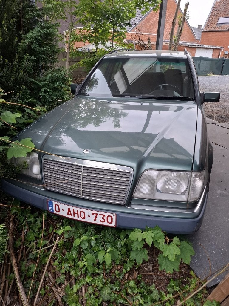 1993 Mercedes E250 oldtimer Diesel Break W124 323.749 km, Autos, Mercedes-Benz, Particulier, Classe E, ABS, Verrouillage central
