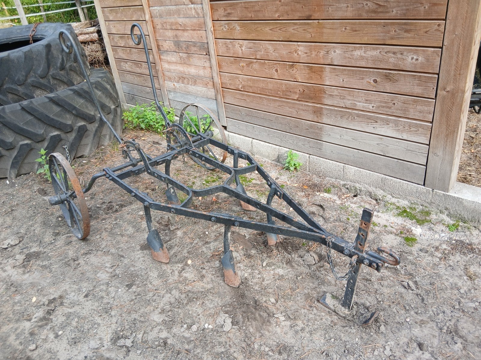 Cultivateur de chevaux de trait