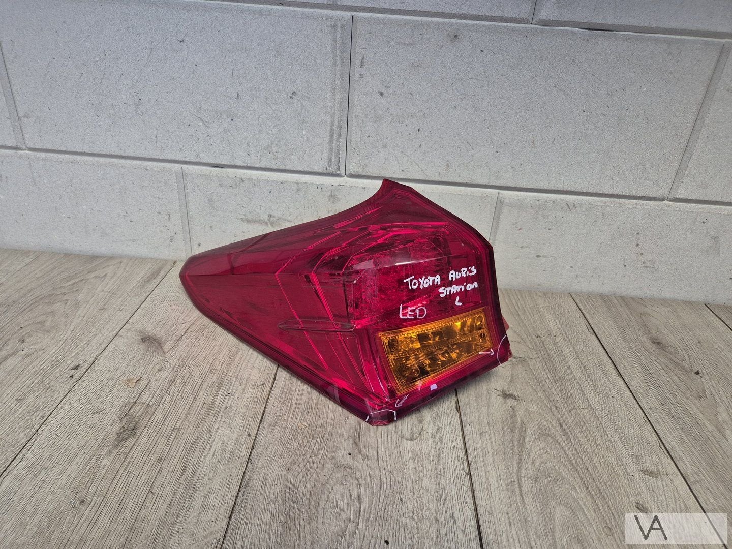 Achterlicht links van Toyota Auris station LED 2012 - 2016, Gebruikt, -, -, Ophalen of Verzenden