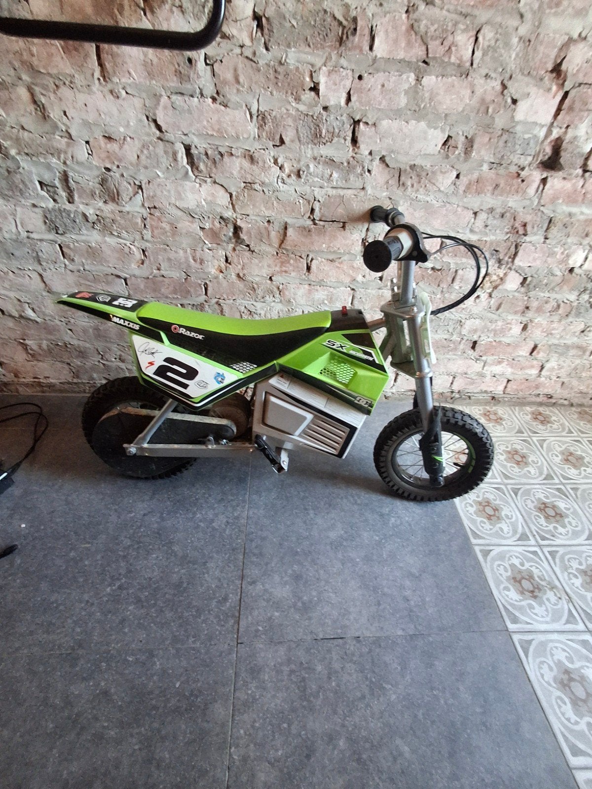 kleine elektrice brommer voor kinderen, Fietsen en Brommers, Ophalen, Terugtraprem, Gebruikt, Razor