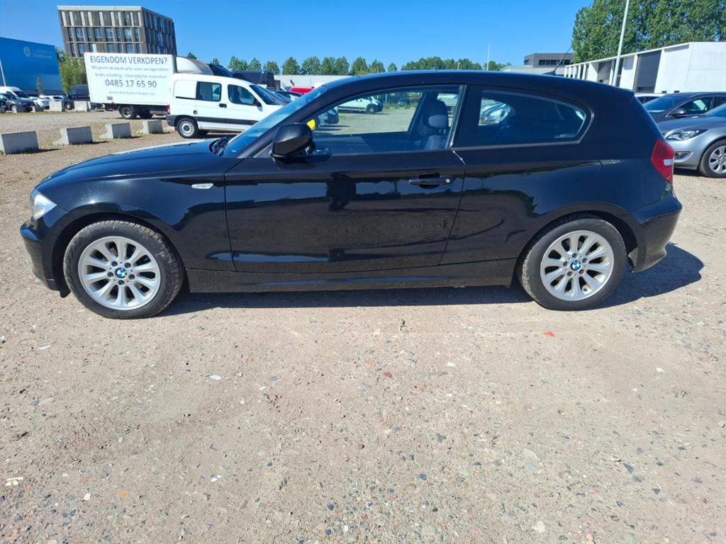 BMW SERIE 1 1.6 ESSENCE BOÎTE AUTOMATIQUE  TRES PROPRE, 90 kW, Euro 5, Achat, Entreprise