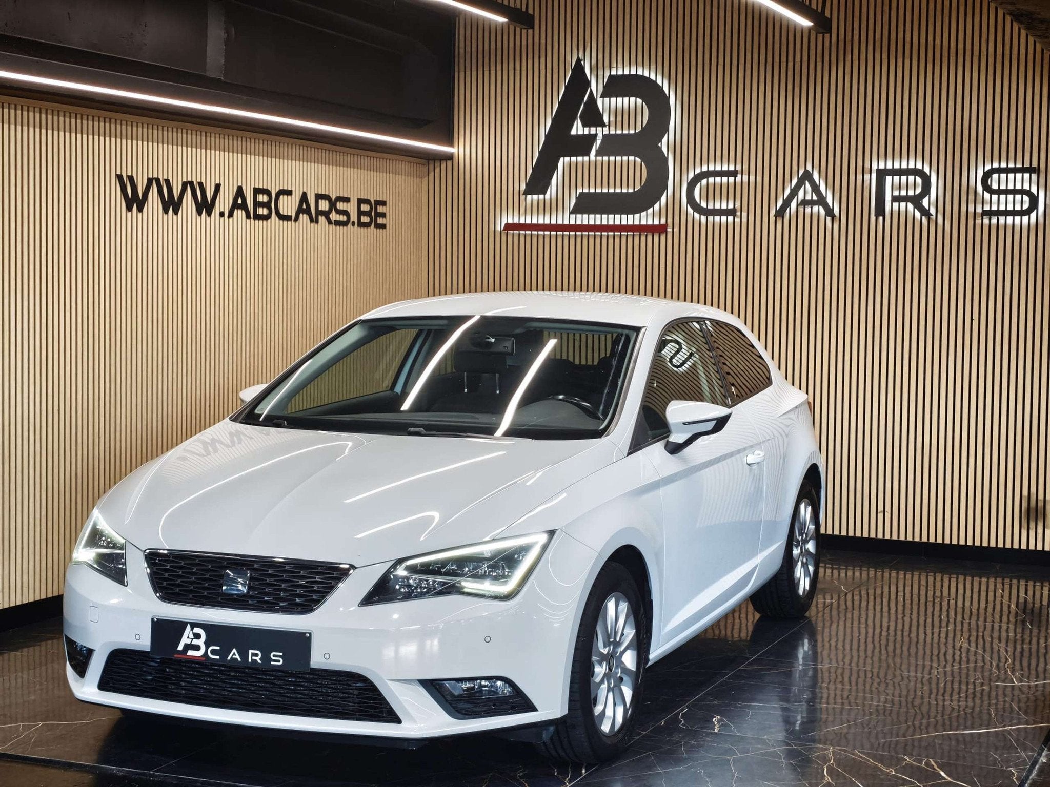 SEAT Leon 1.6 CR TDI * GARANTIE 12 MOIS *, Autos, Achat, Euro 6, Entreprise, Noir