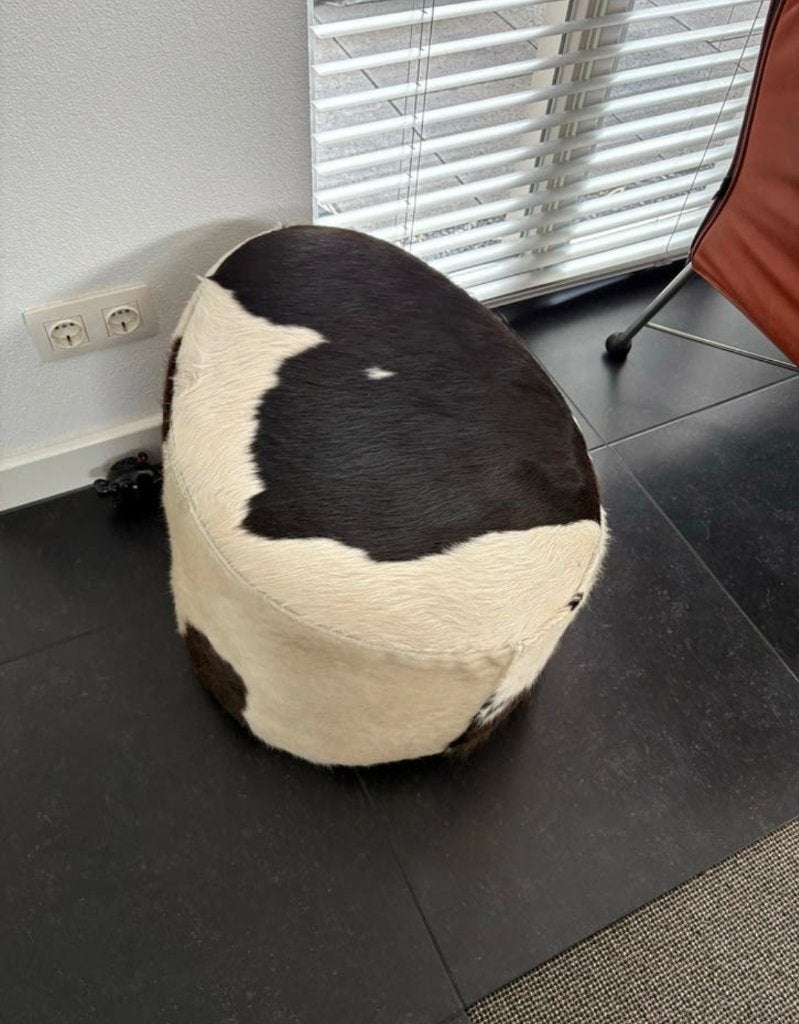 Ikea vintage koeienhuid poef Stockholm, Huis en Inrichting, Ophalen, Overige materialen, Zo goed als nieuw, Ovaal
