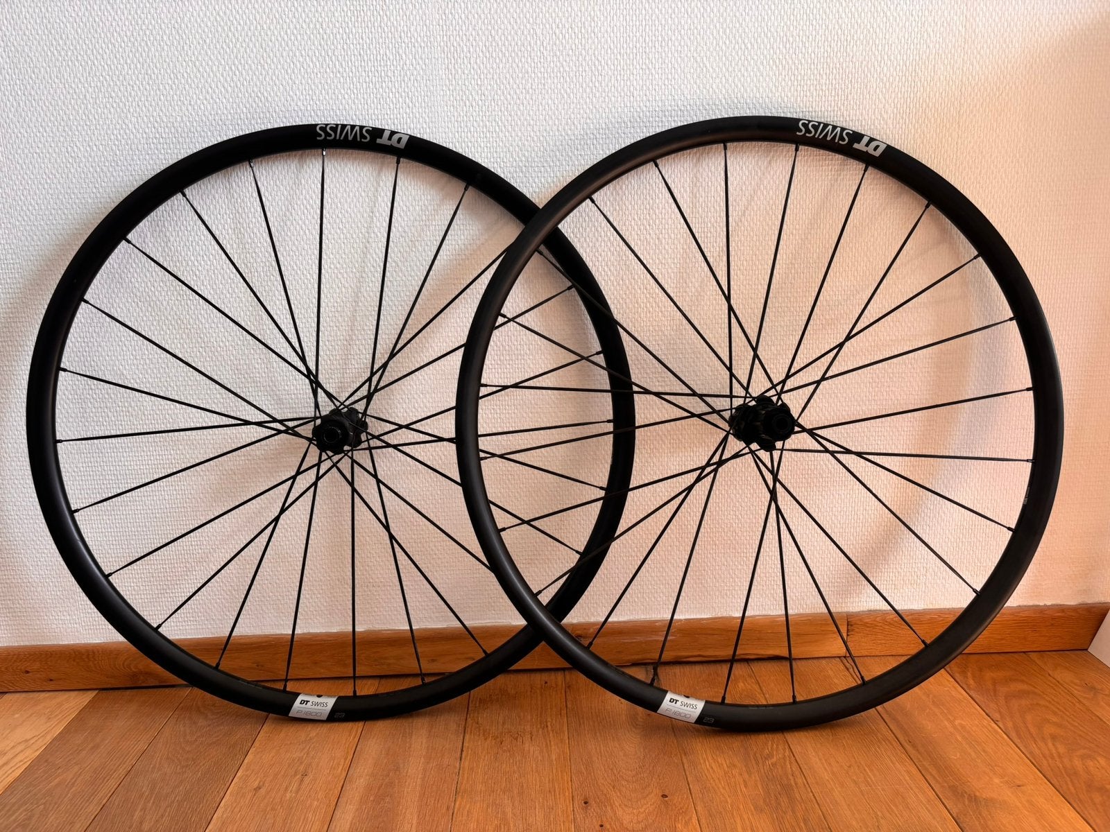 Paire de roues DT Swiss P1800 - Disc - Tubeless Ready, Enlèvement, Comme neuf, Freins, Aluminium