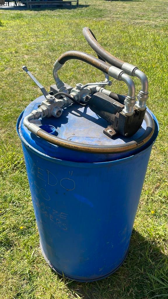 Mazoutvat + 24V pomp, Auto-onderdelen, Brandstofpompen, Ophalen