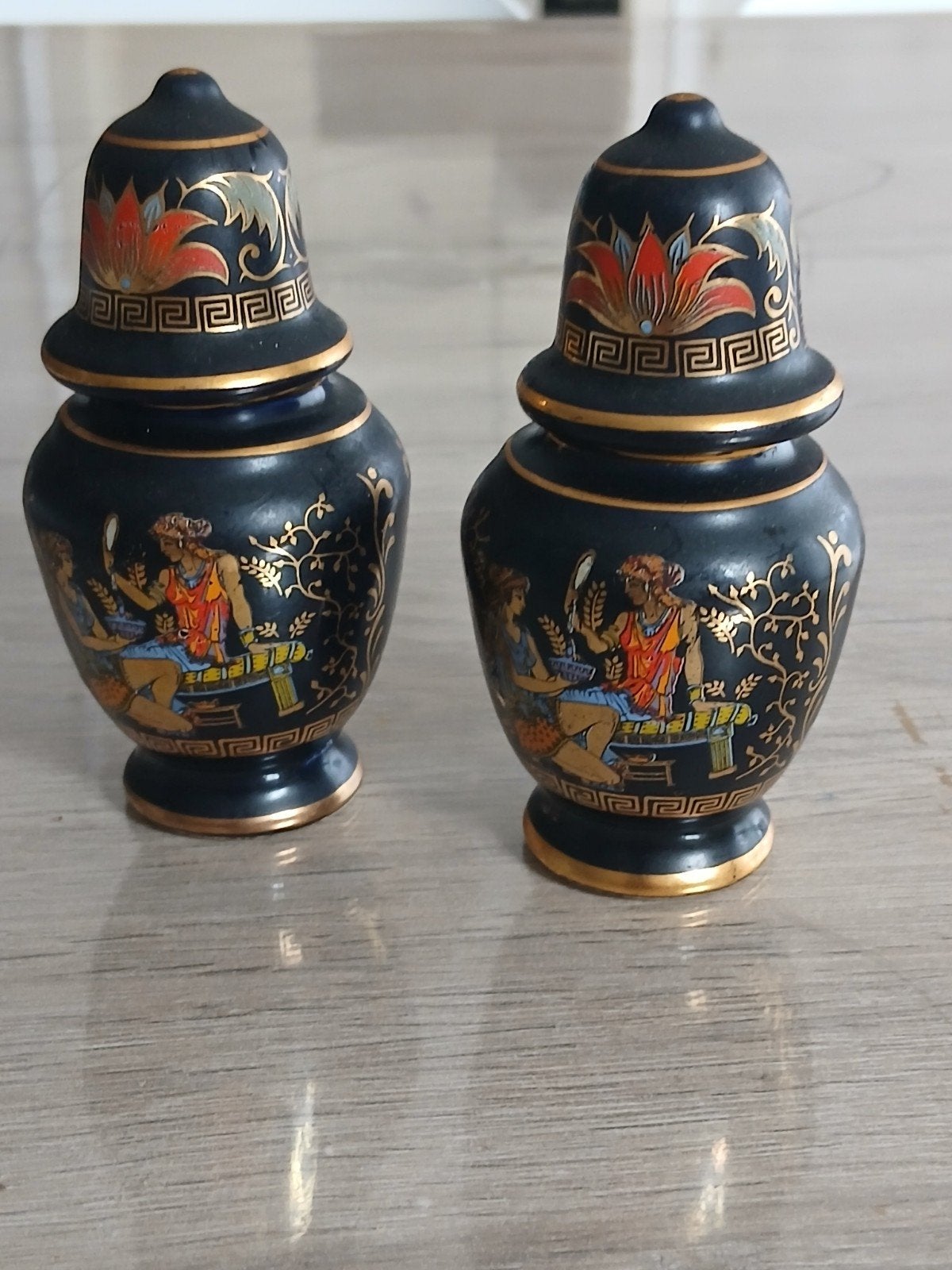 Duo vintage antieke parfumflesjes in Griekse stijl, Ophalen of Verzenden