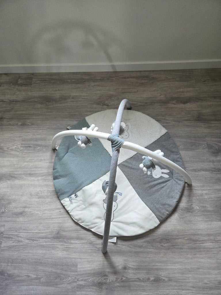 Nijntje - baby speelkleed met boog - green knit, Ophalen, Zo goed als nieuw