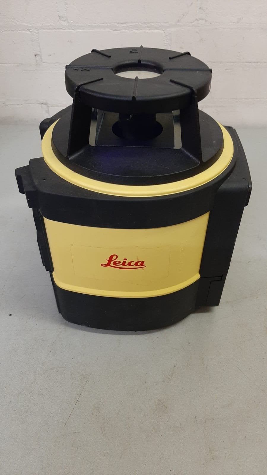 Laser rugby 810 Roterende laser, Enlèvement