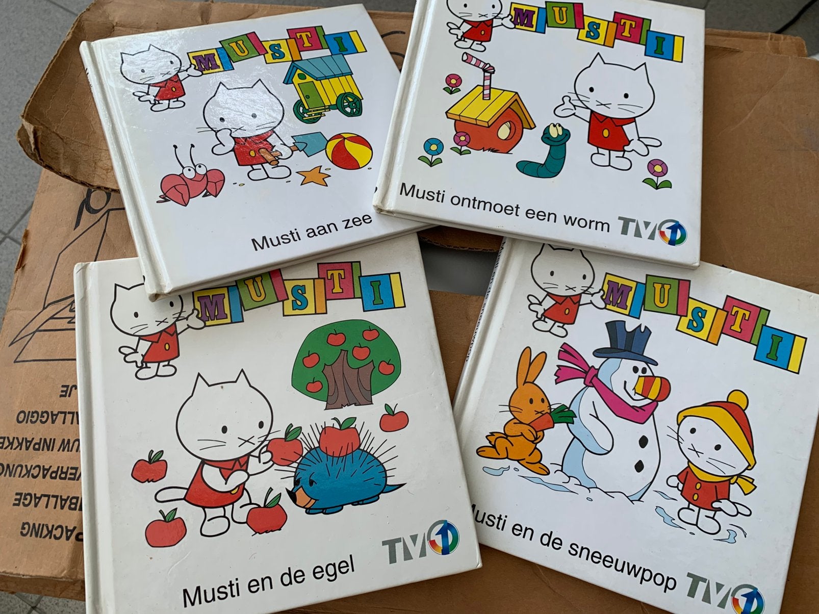 Kinderboekjes Musti, Boeken, Kinderboeken | Baby's en Peuters, Ophalen, Zo goed als nieuw