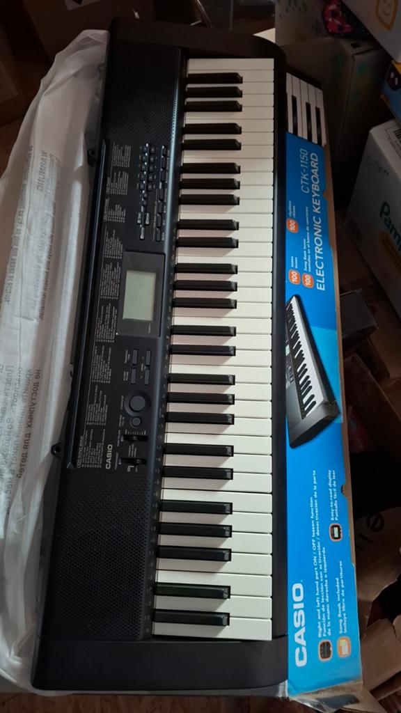 Keyboard + staander + stoel, Muziek en Instrumenten, Keyboards, Ophalen, Casio