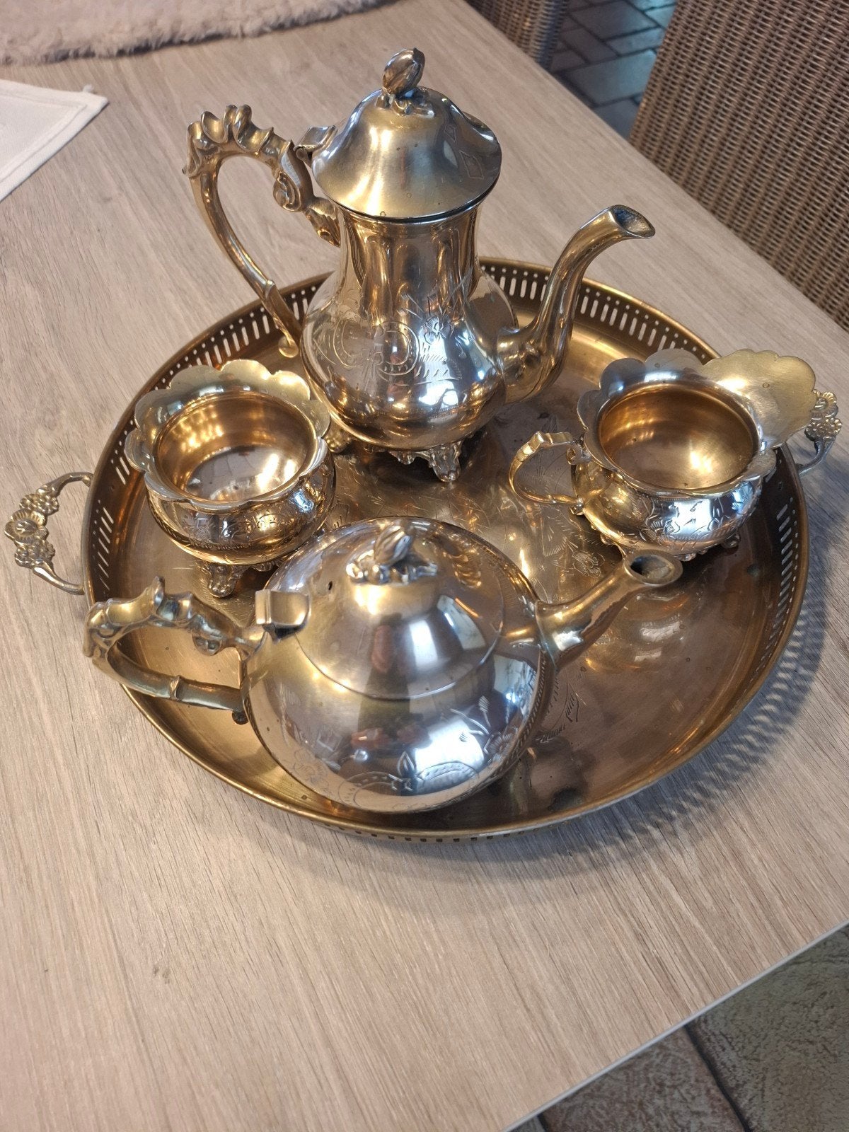koperen tafelgarnituur, Ophalen