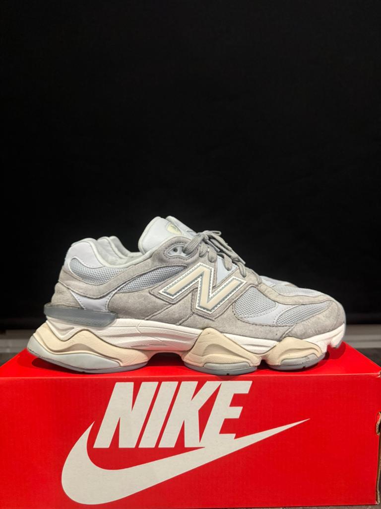 New Balance 9060 bleu clair, Kleding | Heren, Schoenen, Blauw, Sportschoenen, Ophalen of Verzenden, Zo goed als nieuw