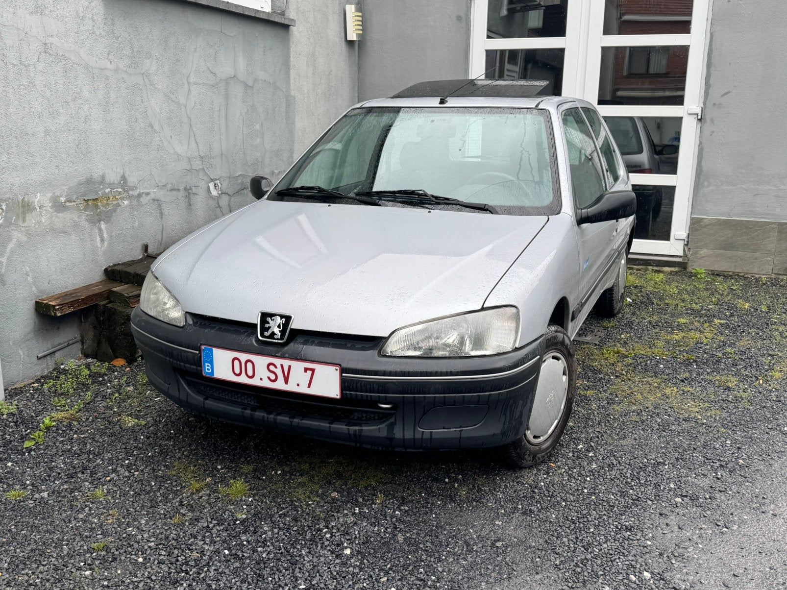 Peugeot 106 benzine amper 35.000 km met keuring voor verkoop, Autos, Argent ou Gris, Achat, Boîte manuelle, Toit ouvrant
