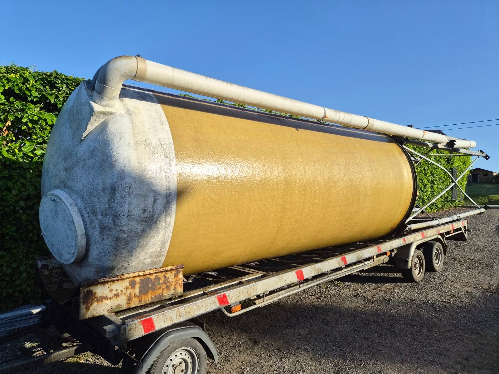 POLYESTER SILO: 10 tonnes., Ophalen of Verzenden