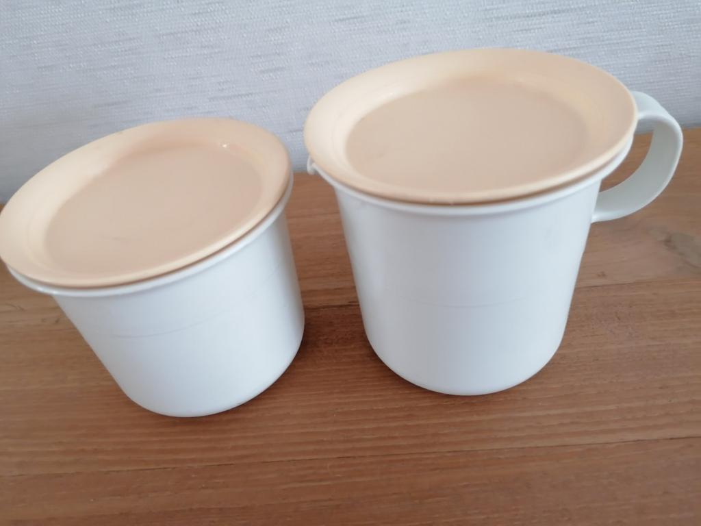 Tupperware : suikerpot + melkkannetje met deksel., Ophalen