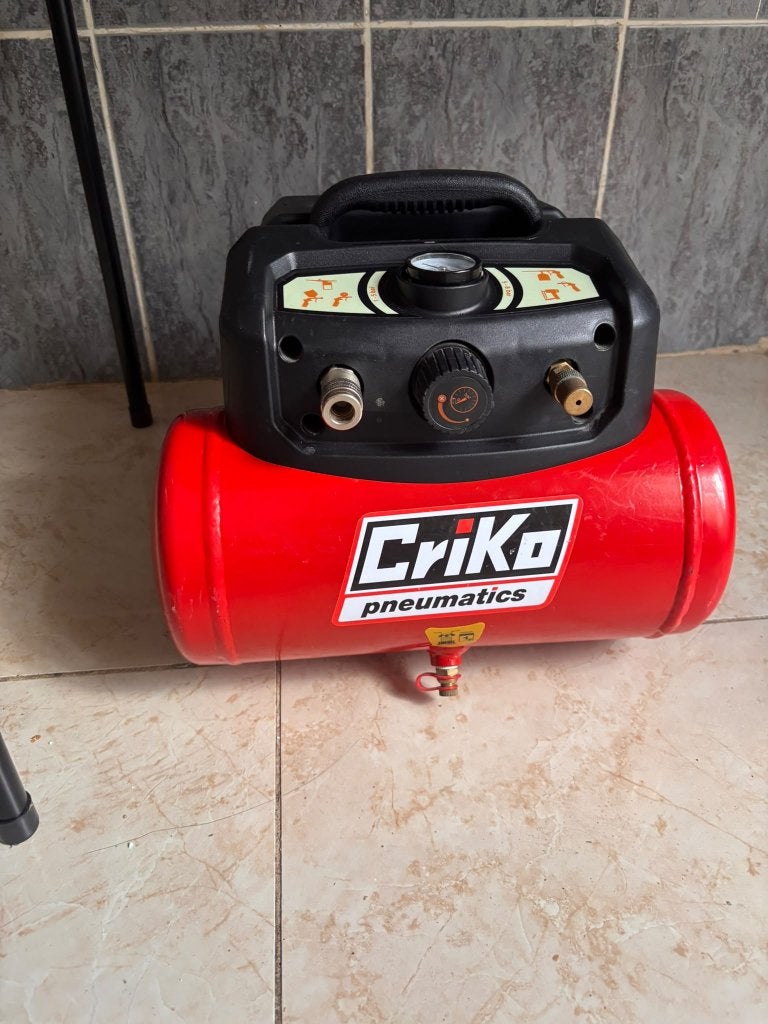 Compresseur portable, Bricolage & Construction, Moins de 25 litres, Moins de 200 litres/min, Comme neuf, Enlèvement