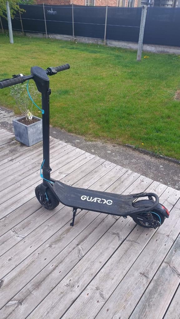 Elektrische step guardo met luchtbanden, Fietsen en Brommers, Steps, Ophalen