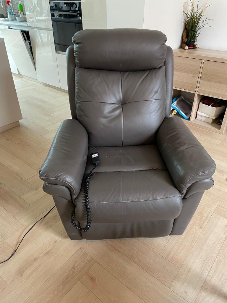 Fauteuil 1 place électrique, 100 à 125 cm, Enlèvement, Utilisé, Cuir