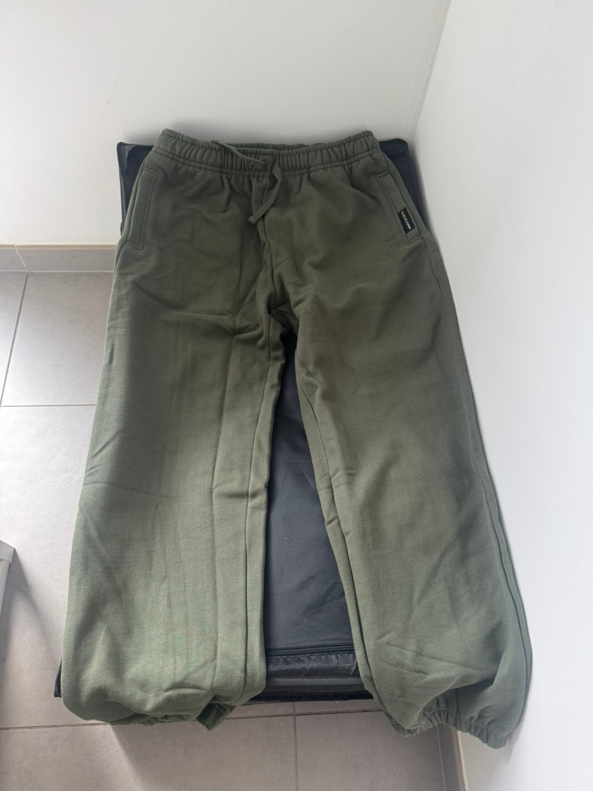 Joggers Avid carp L, Watersport en Boten, Ophalen of Verzenden, Zo goed als nieuw