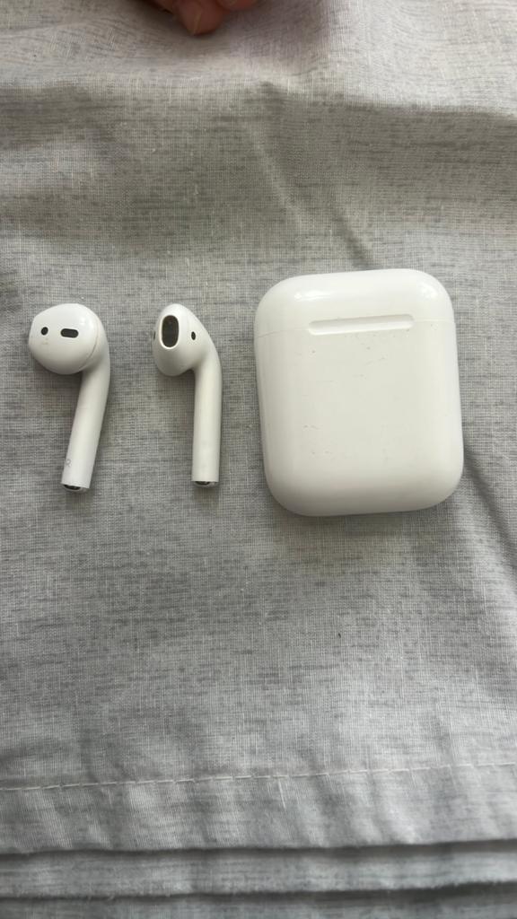 Airpod (oordopjes), Ophalen, Gebruikt