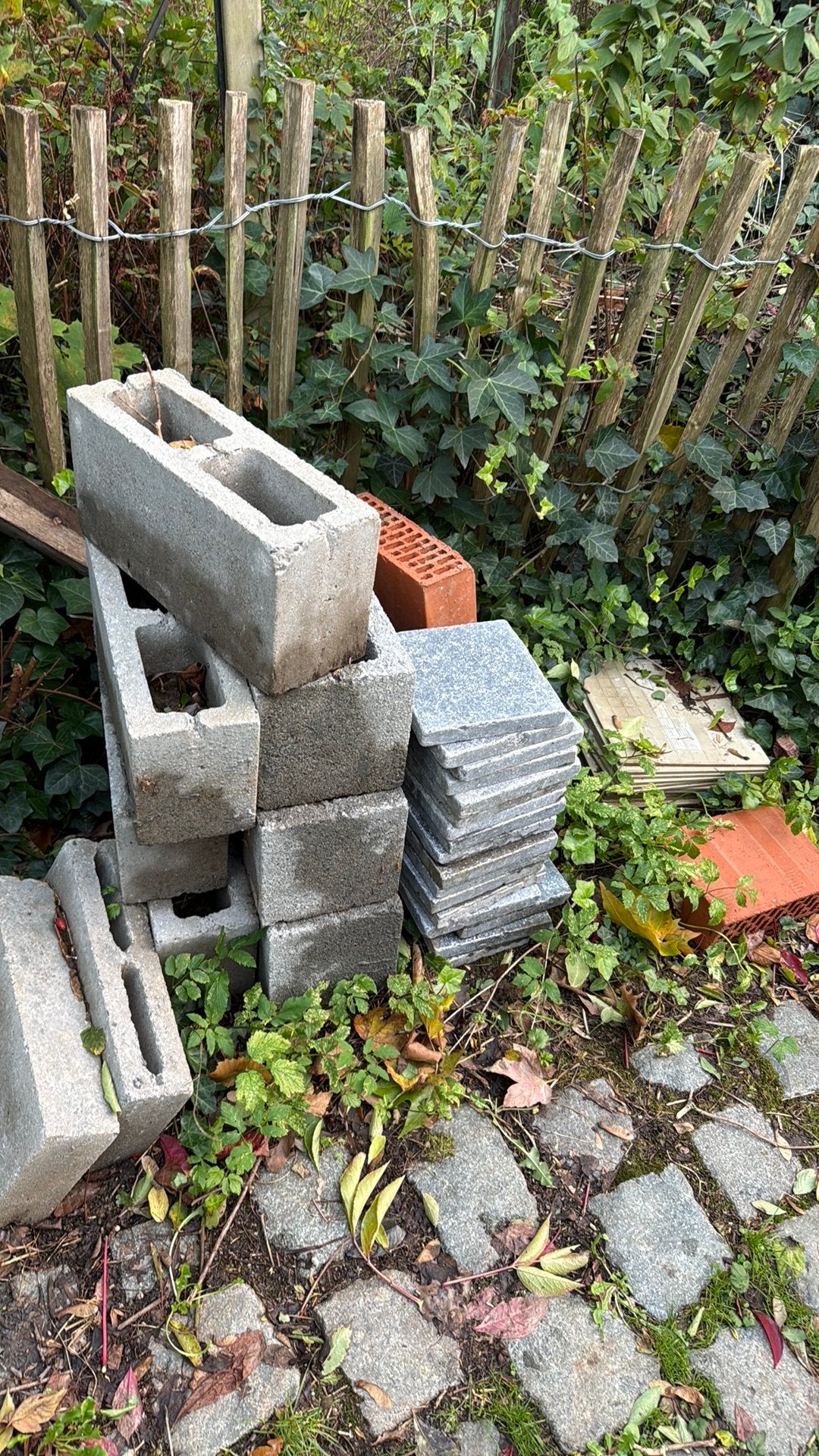 Lot de bloc beton + dalle pierre bleue (a donner), Jardin & Terrasse, Enlèvement, Comme neuf, Béton