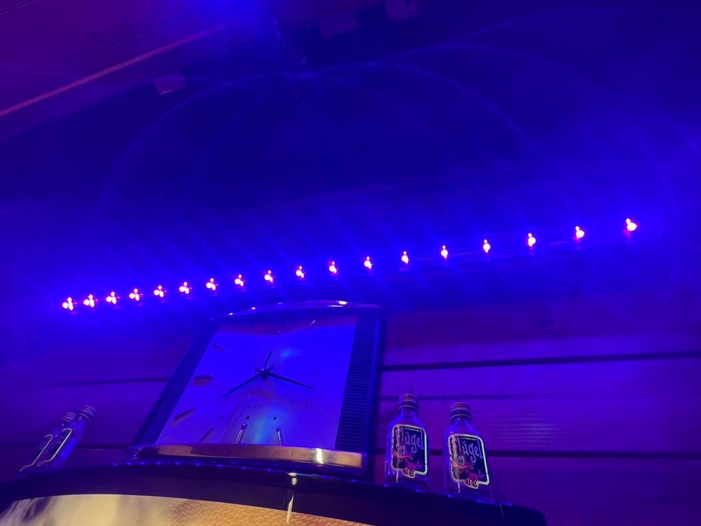 EUROLITE LED BAR-18 UV 18 x 3 W, Enlèvement, Comme neuf, Lumières
