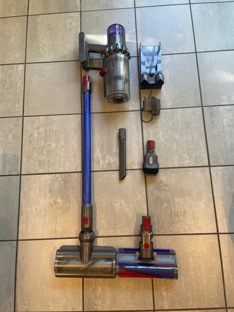 Dyson V11 Absolute, Electroménager, Aspirateurs, Réservoir, Aspirateur balai, Puissance d'aspiration réglable, Moins de 1 200 watts