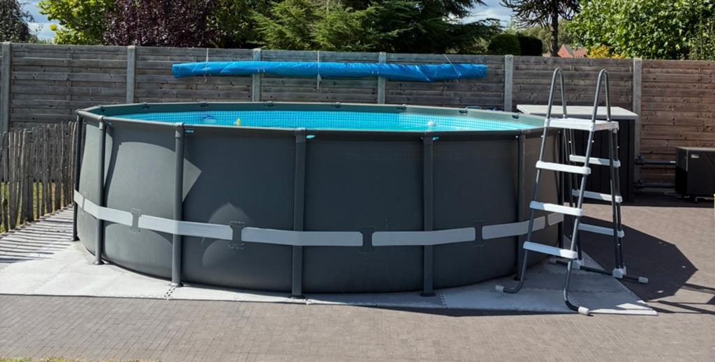 Zwembad Intex Ultra Frame XTR pool 488x122 cm + extra’s, Gebruikt, Rond, 300 cm of meer, Opzetzwembad