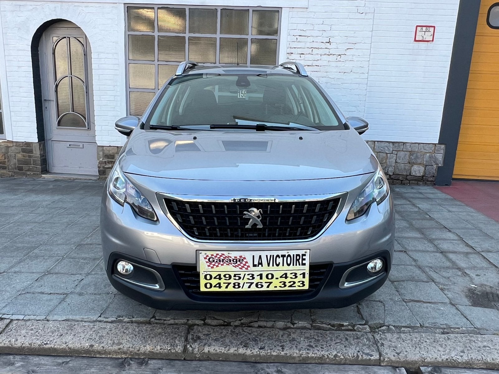 Peugeot 2008 boîte automatique 1.2essence 81kw 0032478767323, Auto's, Peugeot, Stof, Euro 6, 1199 cc, 110 g/km