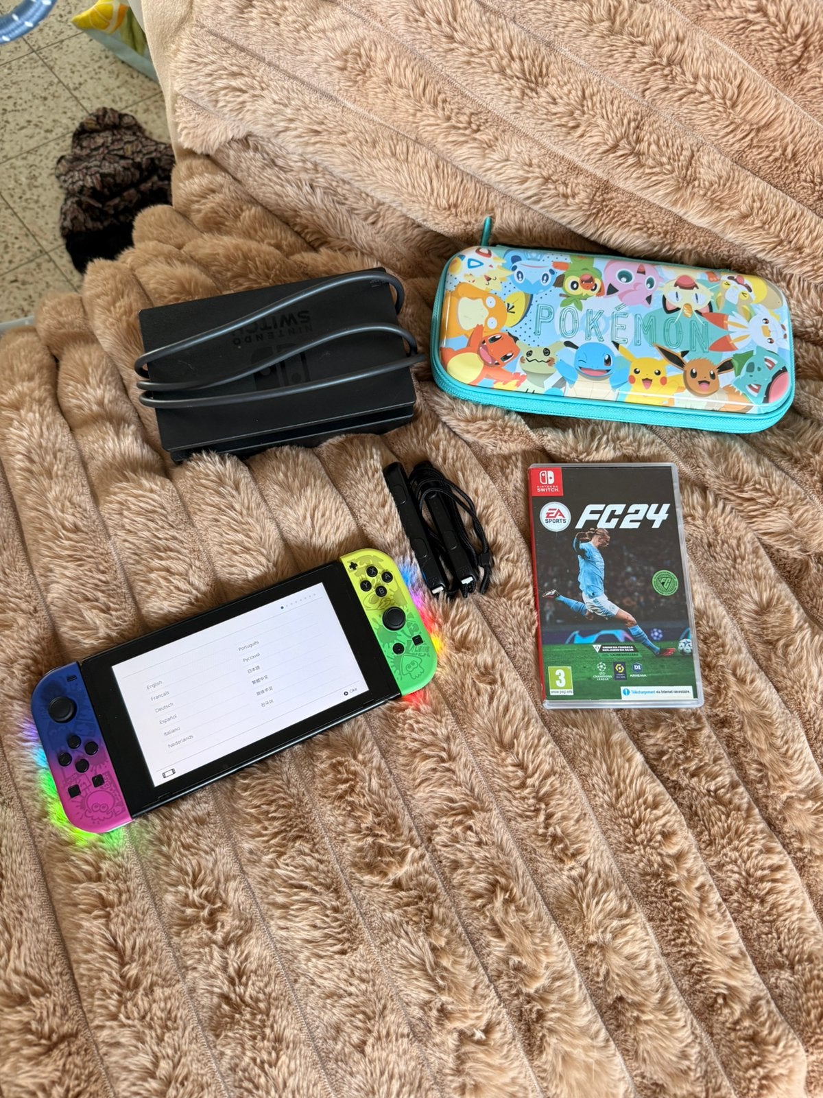 Nintendo Switch – Comme neuve – Complète + EA Sports FC 24, Games en Spelcomputers, Ophalen of Verzenden, Zo goed als nieuw