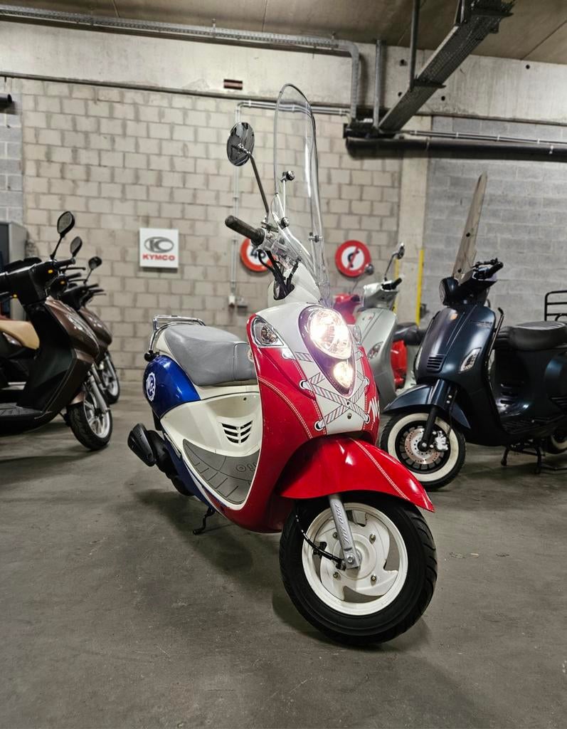 Sym Mio « Fashion Street Style » 50cc Classe A 2010 - 6 777, Vélos & Vélomoteurs, Scooters | SYM, Utilisé, Mio, Classe A (25 km/h)