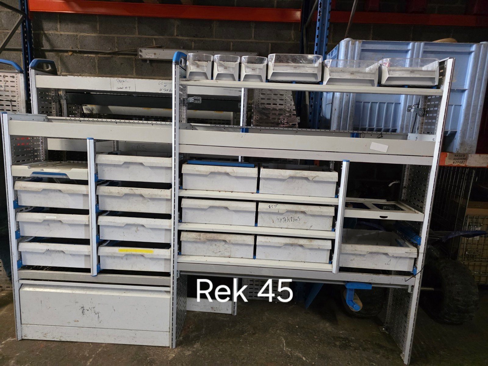 Sortimo Globelyst camionette inrichting–rekken/laden/planken, Ophalen