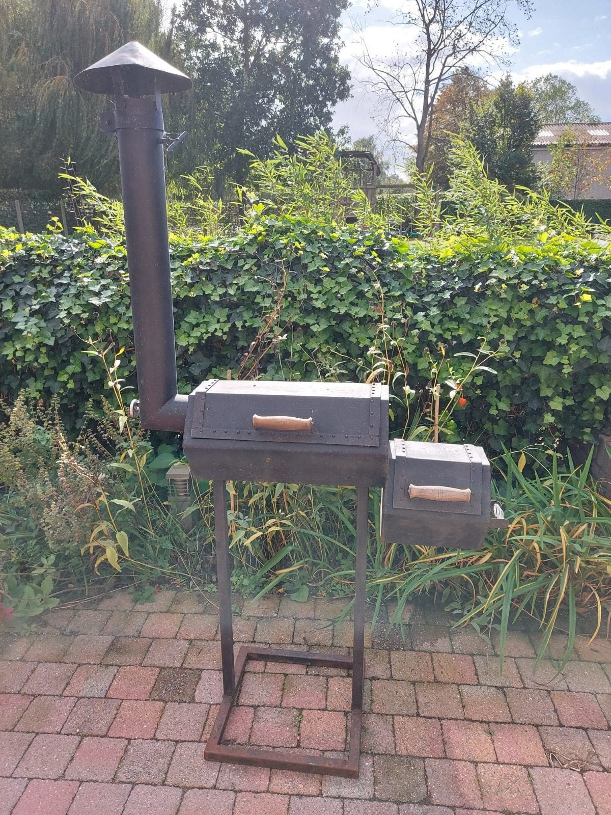 Handgemaakte offset smoker / BBQ in staal, met schoorsteen, Tuin en Terras, Ophalen, Zo goed als nieuw