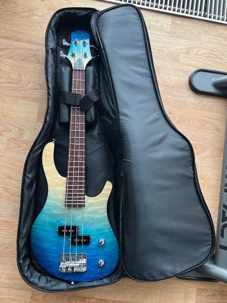 Flight bass (ukelele bas, precisiestijl), Ophalen, Zo goed als nieuw, Elektrisch