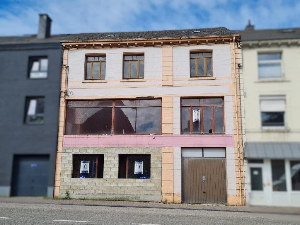 BERTRIX : Immeuble avec permis pour 4 appartements, 330 m², 200 à 500 m², Bertrix, Province de Luxembourg